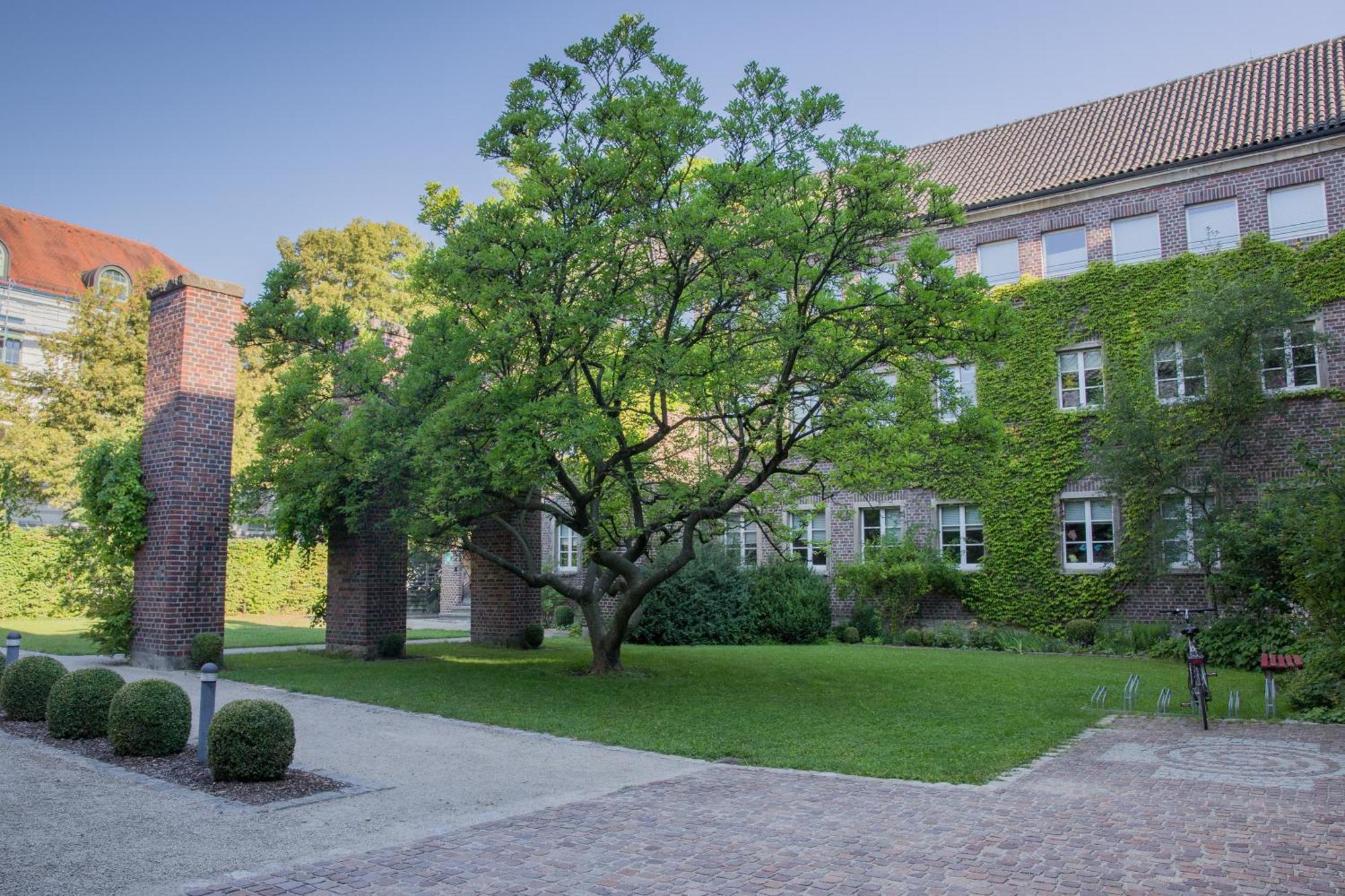 Bildungs- Und Gaestehaus Pallotti Haus Freising Hotel Bagian luar foto